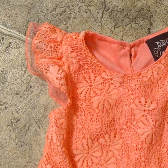 Adorable Daisy Pattern Melon Colored dress Sz 0-3m - Picture 2 of 4